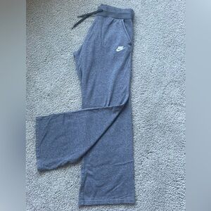 Gray Nike sweats with pockets